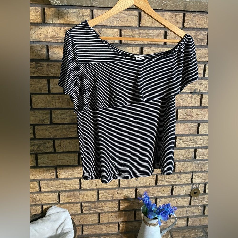 Medium black and white stripe ribbed a new day top